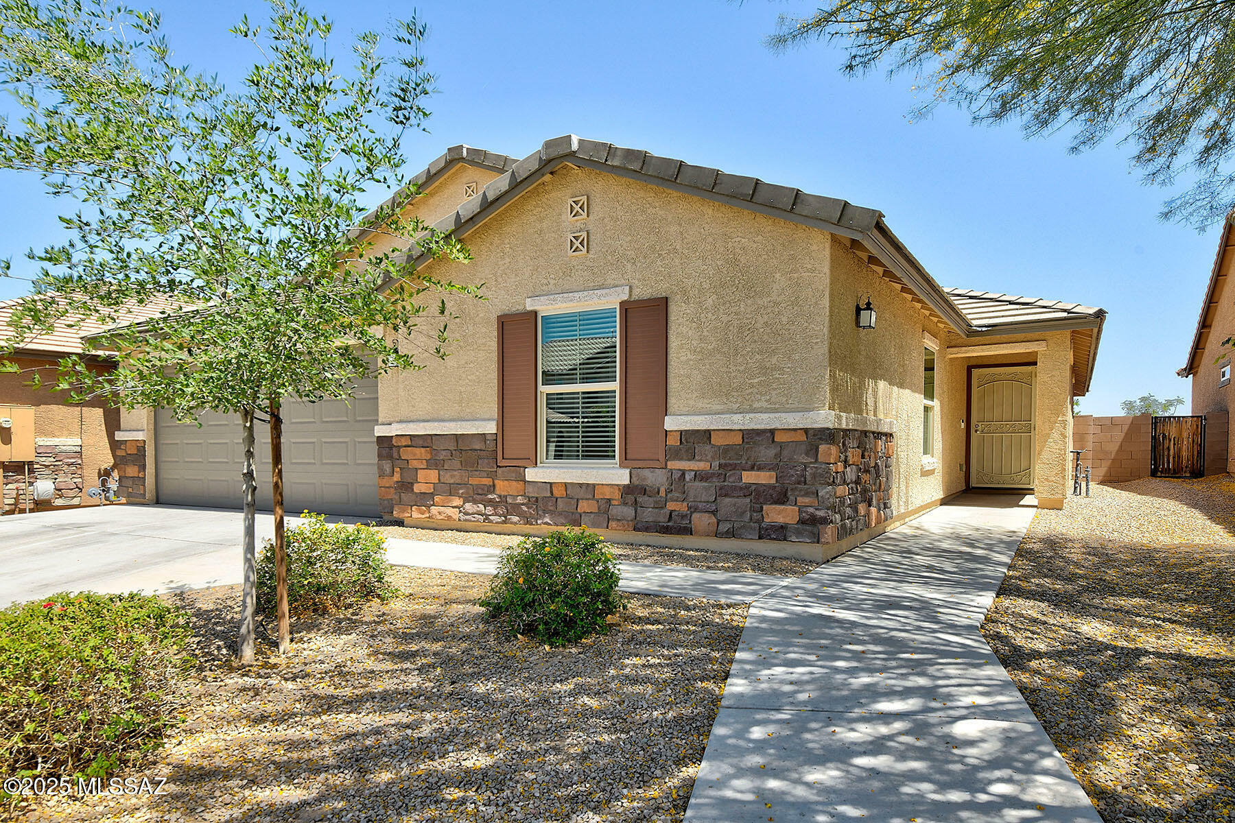 Property Photo: 11710 W Boll Bloom Drive AZ 85653