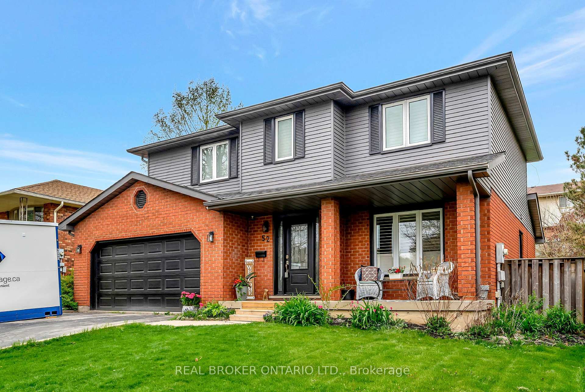 Property Photo: 52 Beckett Drive ON N3T 6G2