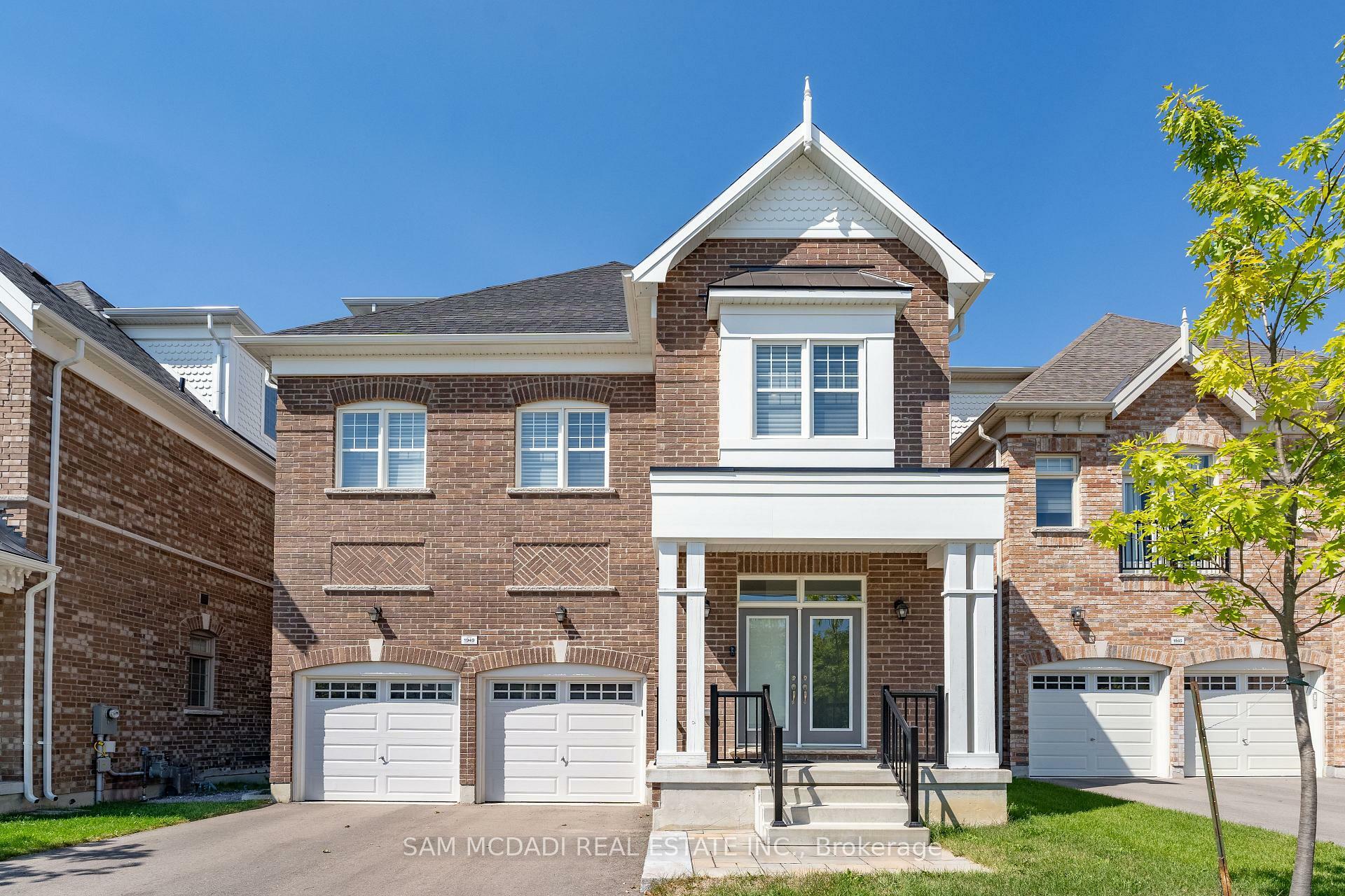 Property Photo: 1949 Barbertown Road ON L5M 2G9
