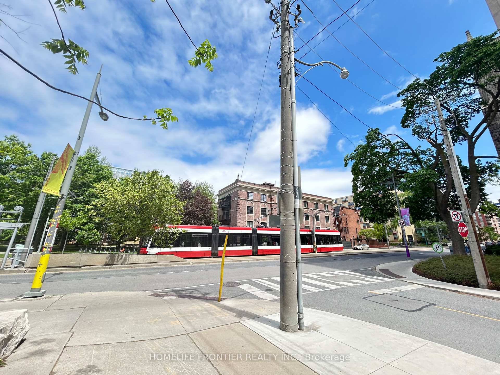 Property Photo: 99 Foxbar Road 806 ON M4V 0B2