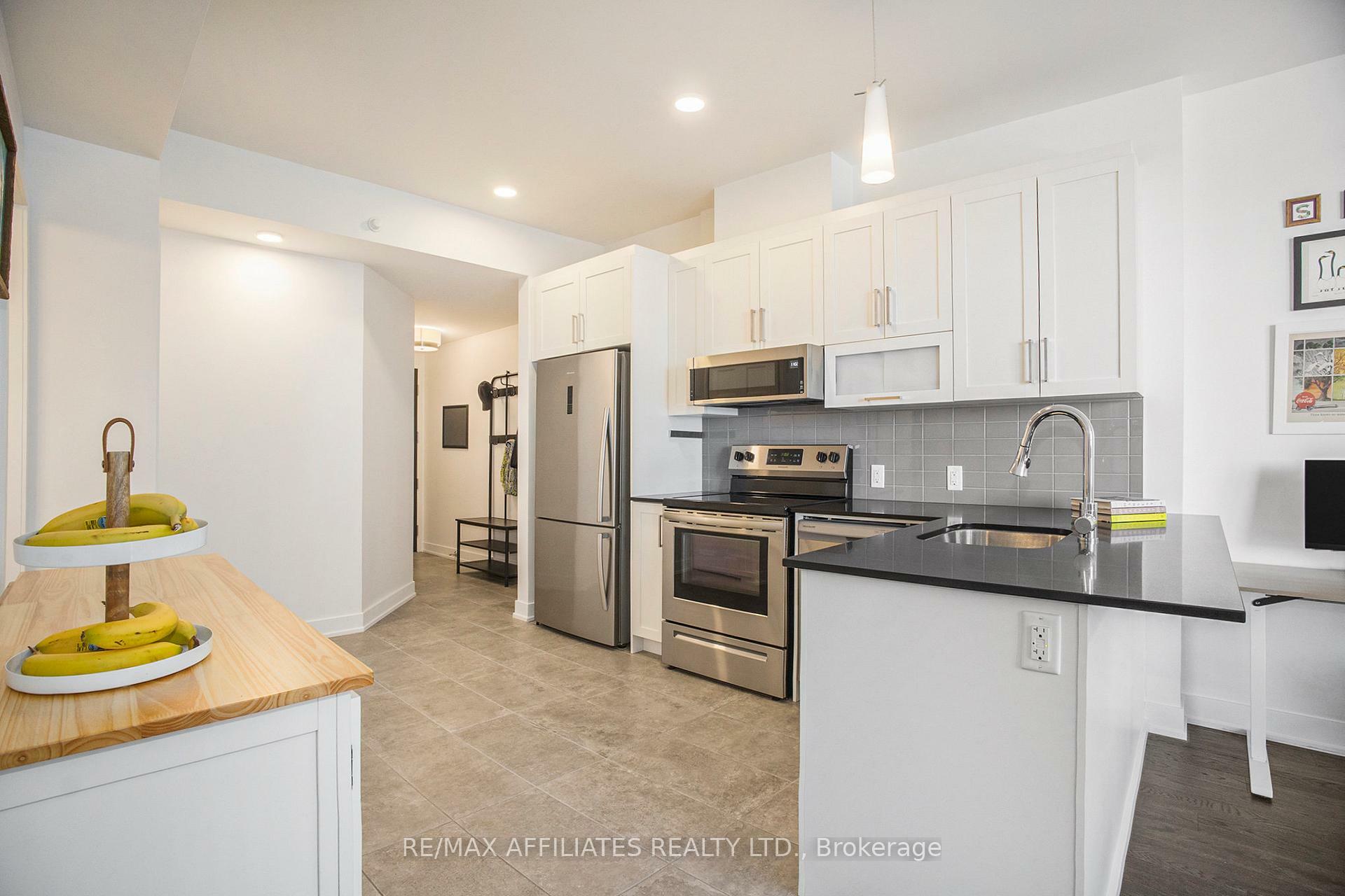 Property Photo:  200 Inlet Private 1207  ON K4A 5H3 