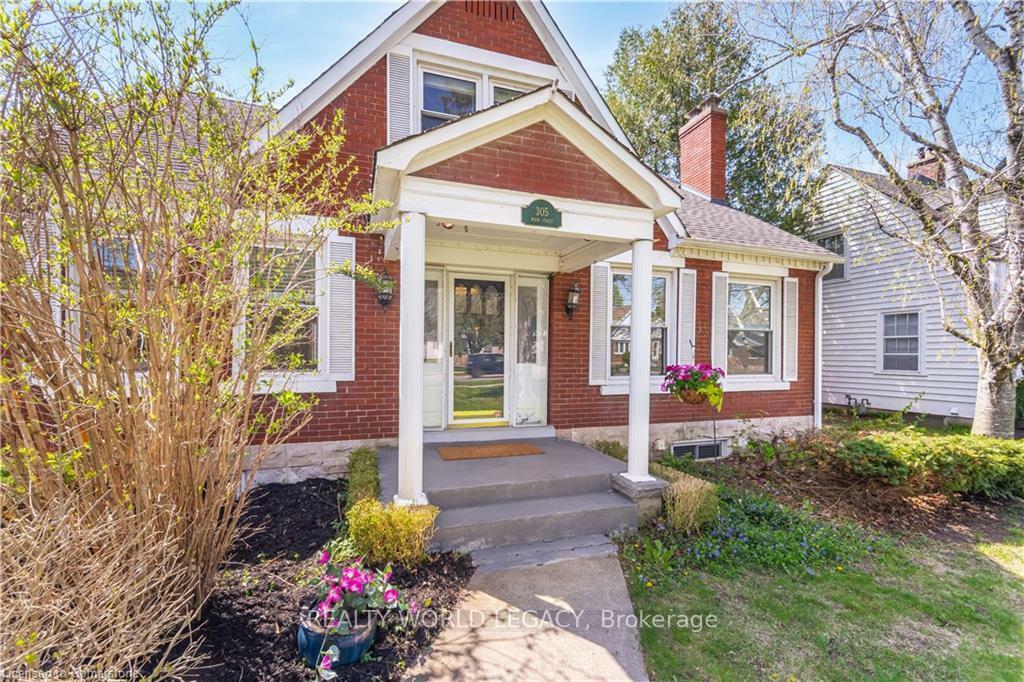 Property Photo:  305 Main Street  ON N1R 1Y2 