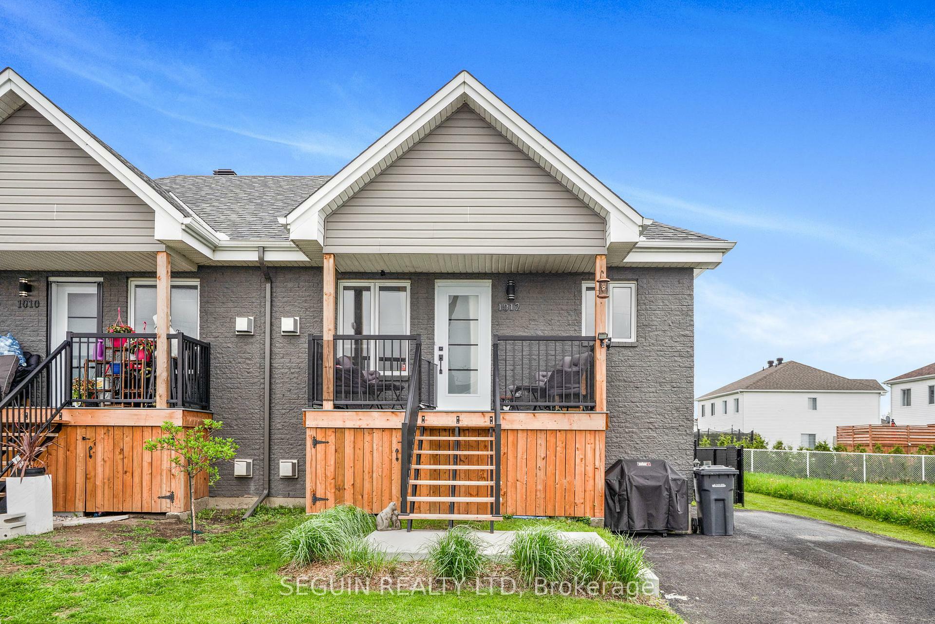 Property Photo: 1012 Jacynthe Street ON K6A 3V9