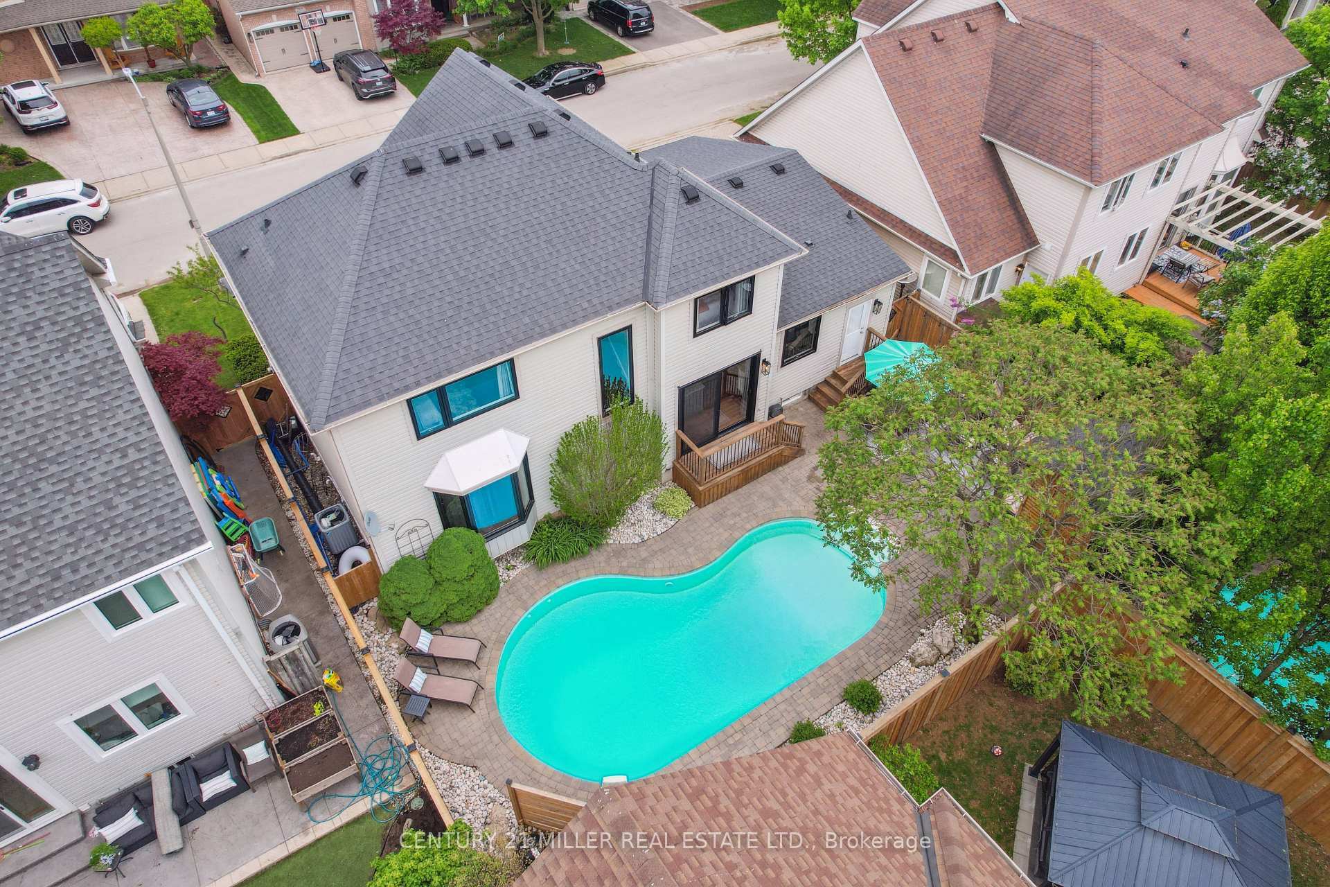 Property Photo: 5115 Forest Grove Crescent ON L7L 6G6