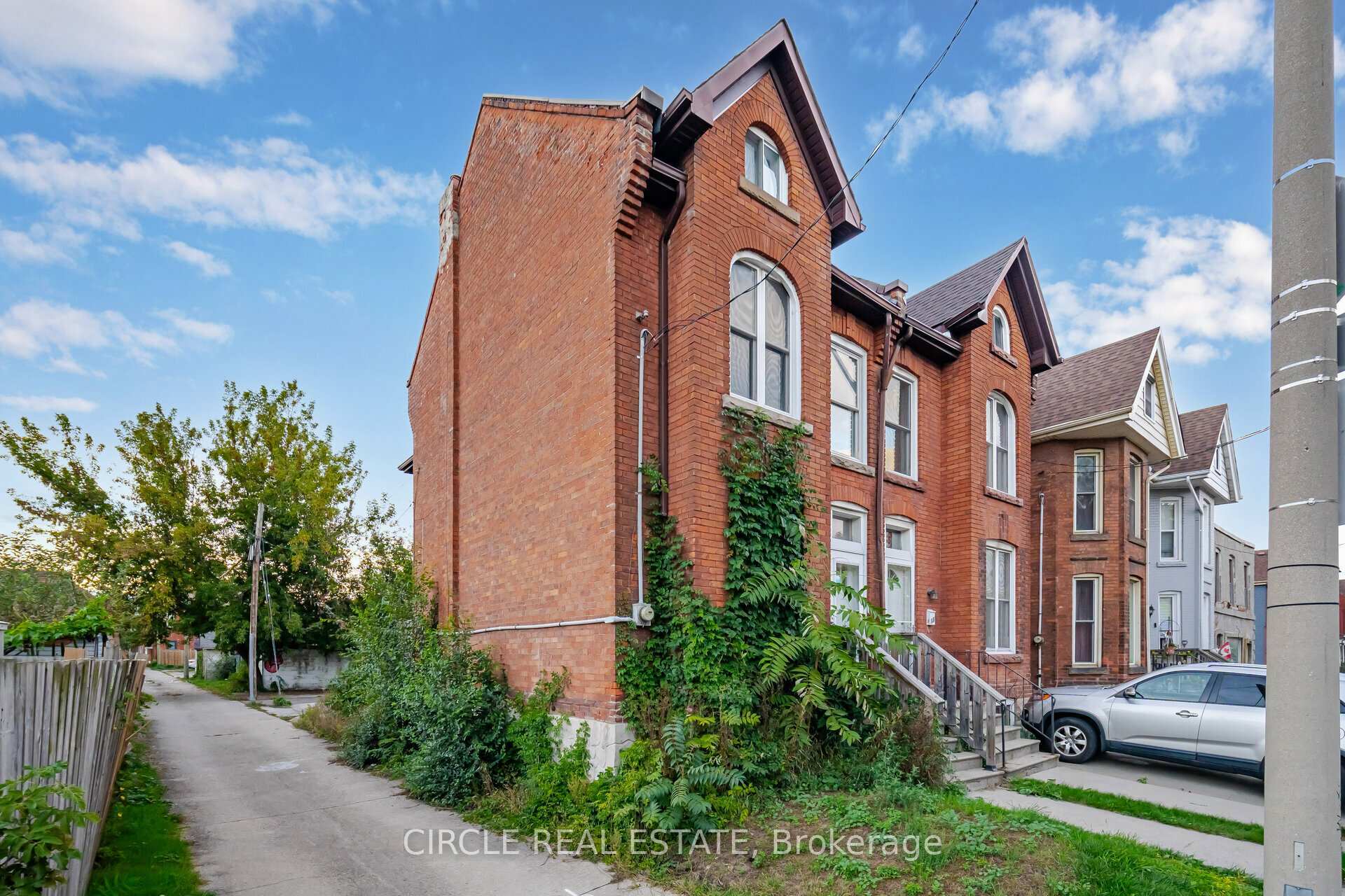Property Photo: 31 Wentworth Street N ON L8L 5V2