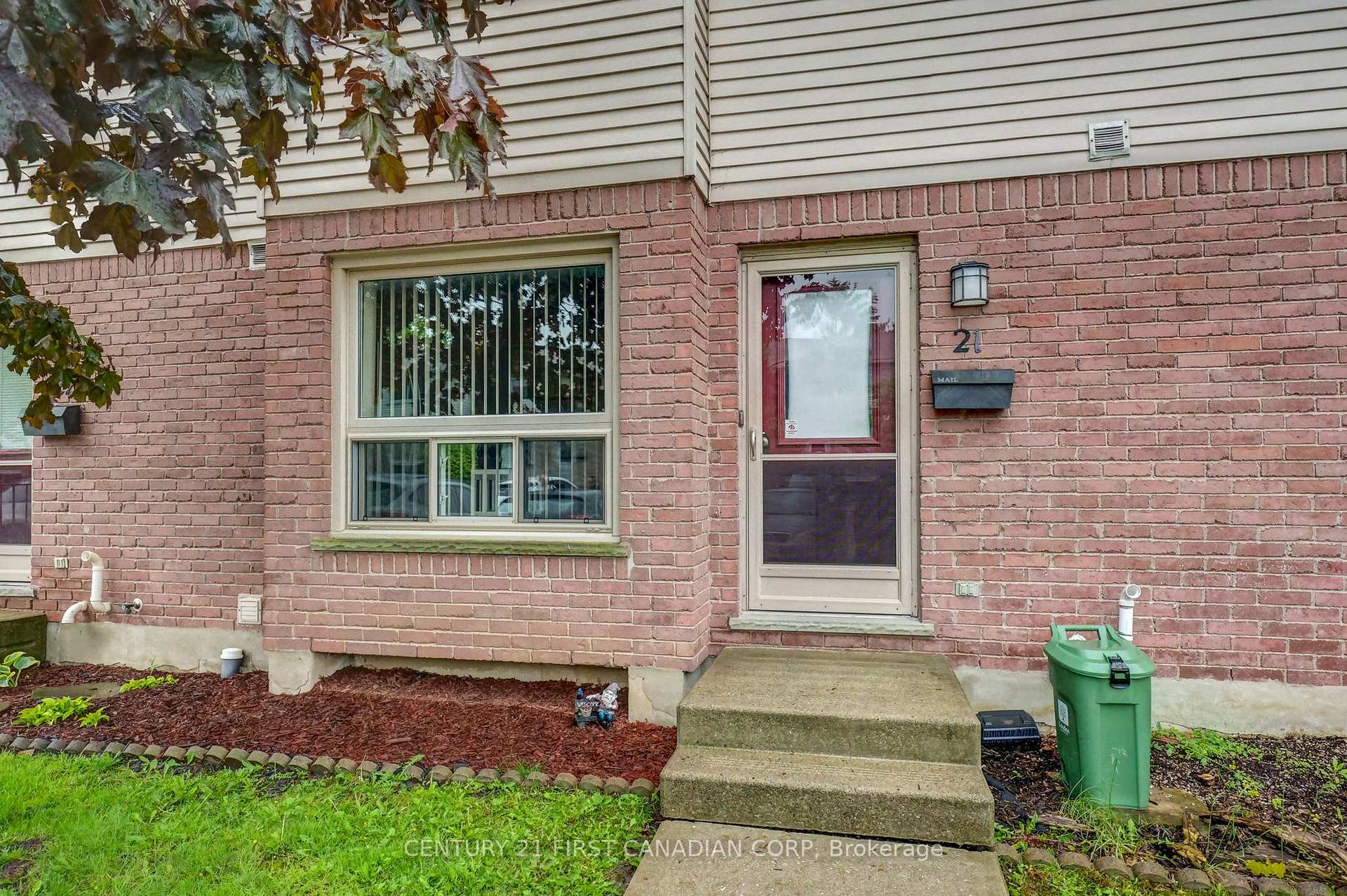 Property Photo: 75 Ansondale Road 21 ON N6C 5W3
