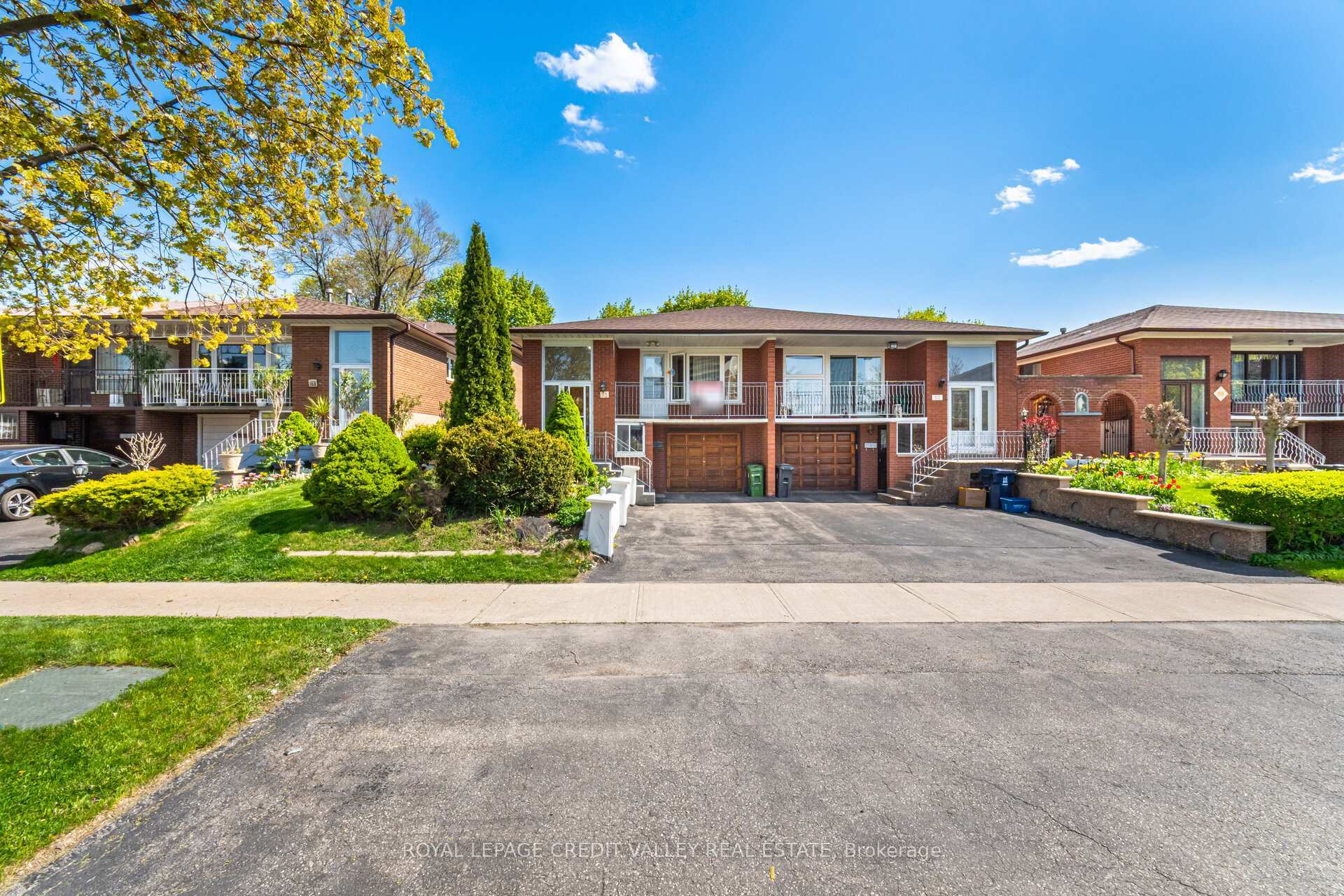 Property Photo: 55 Shoreham Drive ON M3N 1S7
