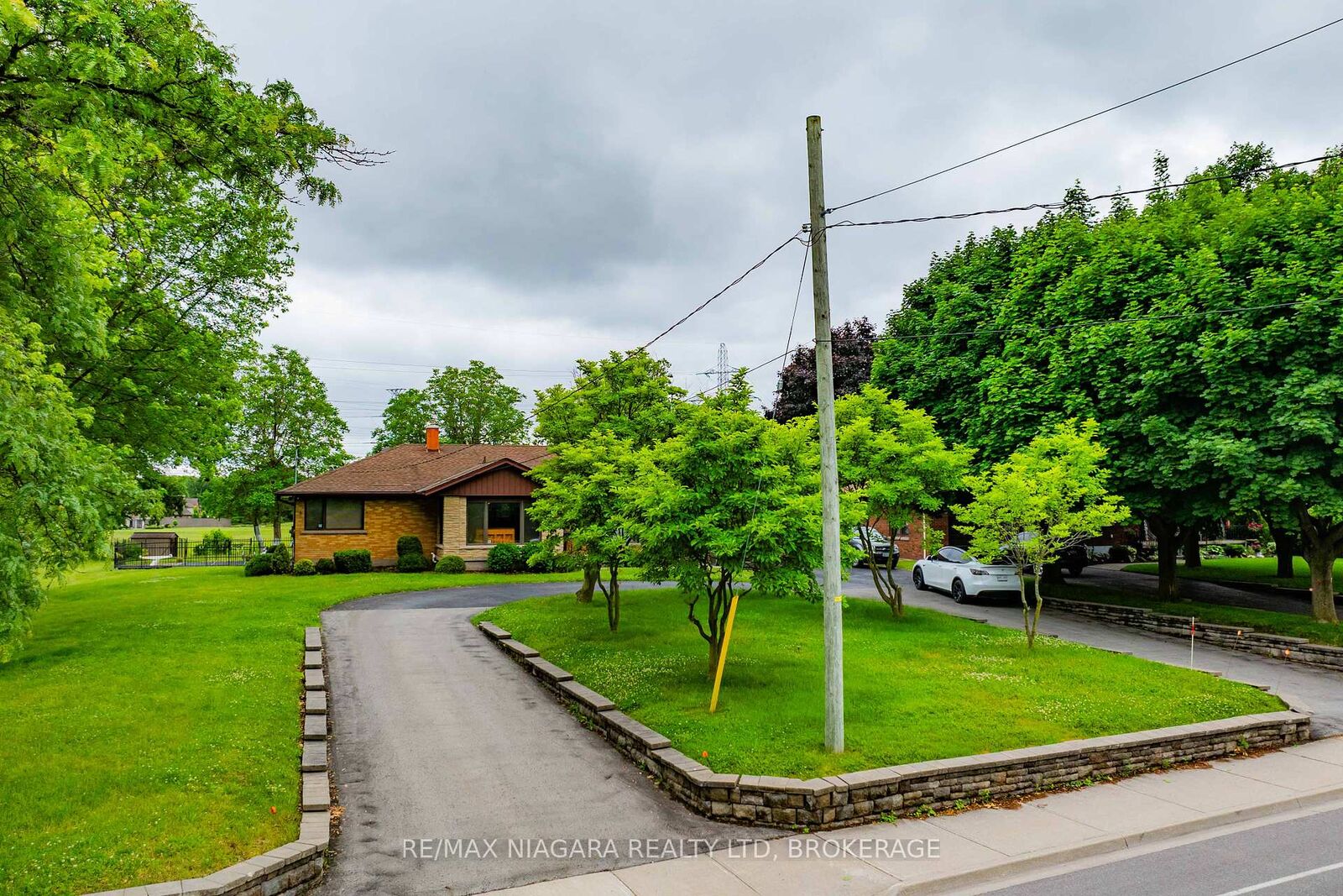 Property Photo: 6378 Mountain Road ON L2E 6S4