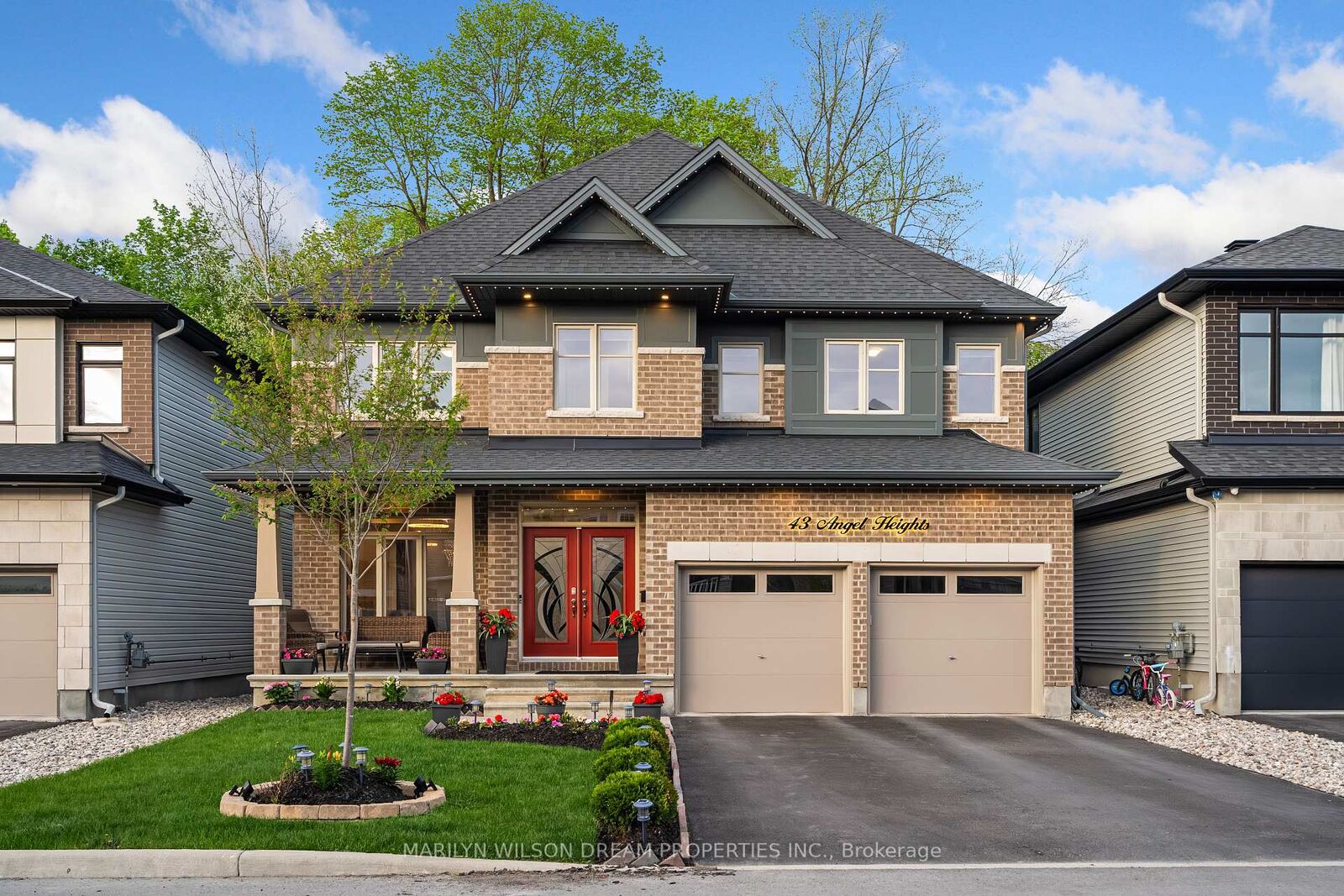 Property Photo:  43 Angel Heights  ON K2S 2N2 