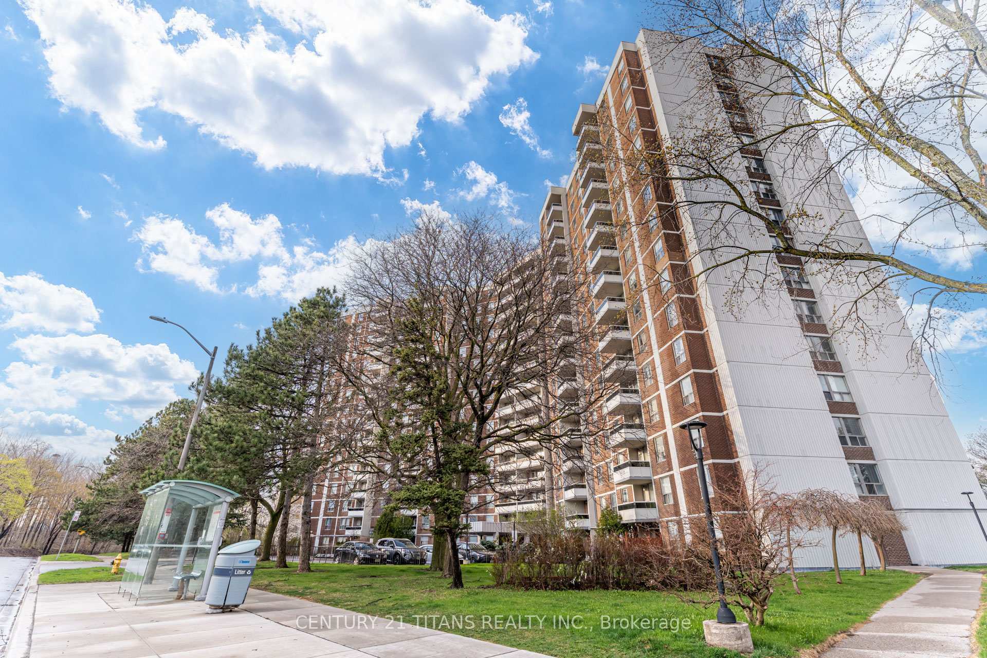 Property Photo: 5 Shady Golfway N/A 1510 ON M3C 3A5