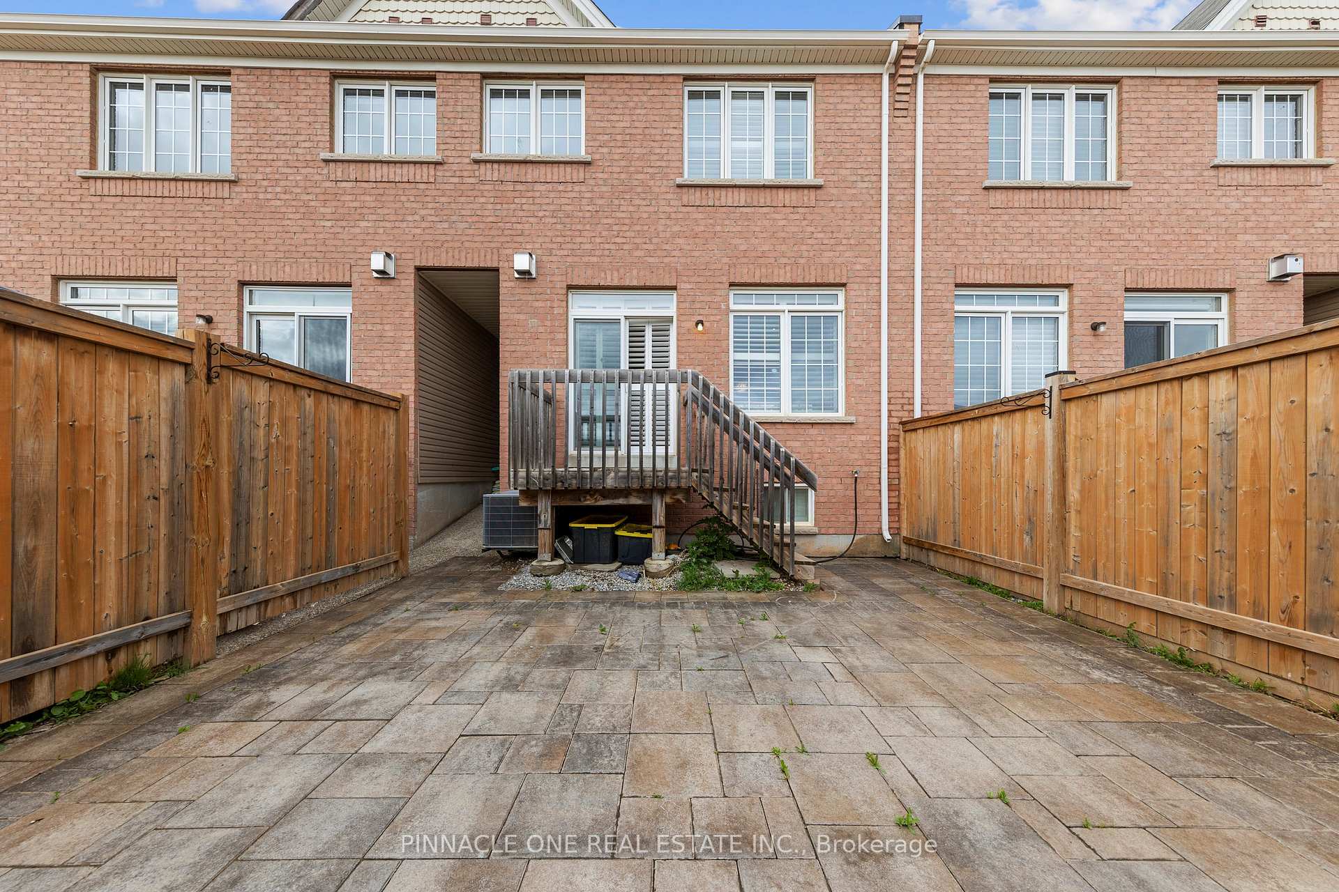 Property Photo:  142 Sky Harbour Drive  ON L6Y 0V1 