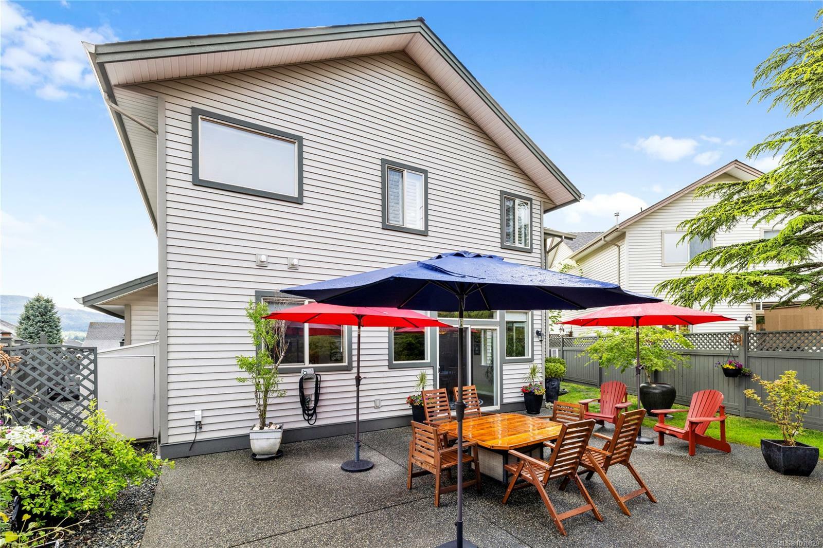 Property Photo: 5878 Redwing Cres BC V9T 6H9