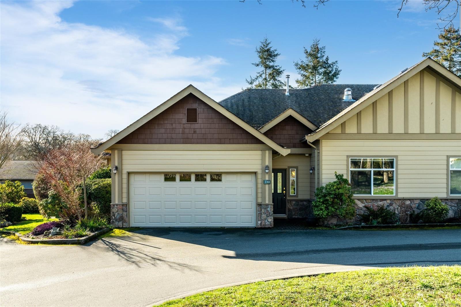 Property Photo: 3281 Maplewood Rd 14 BC V8P 3M4