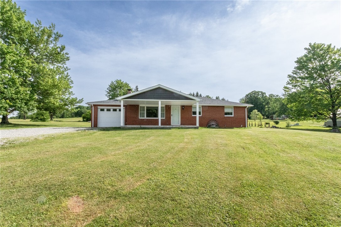 Property Photo: 511 Englishman Hill Rd PA 15425