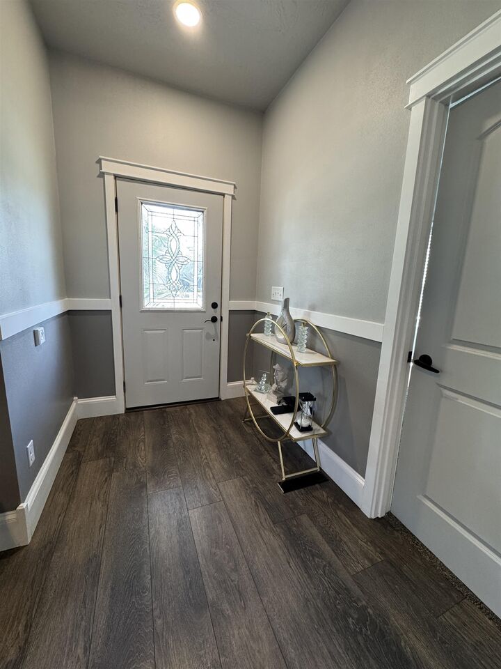Property Photo:  514 Broadway Ave.  SD 57078 