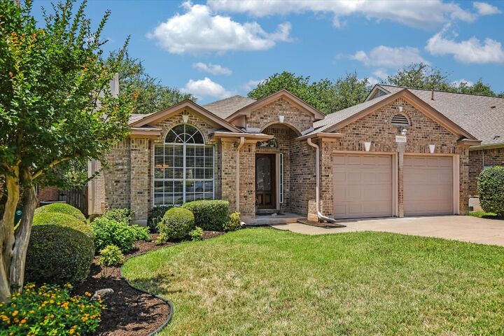 10902 Sierra Oaks  Austin TX 78759 photo