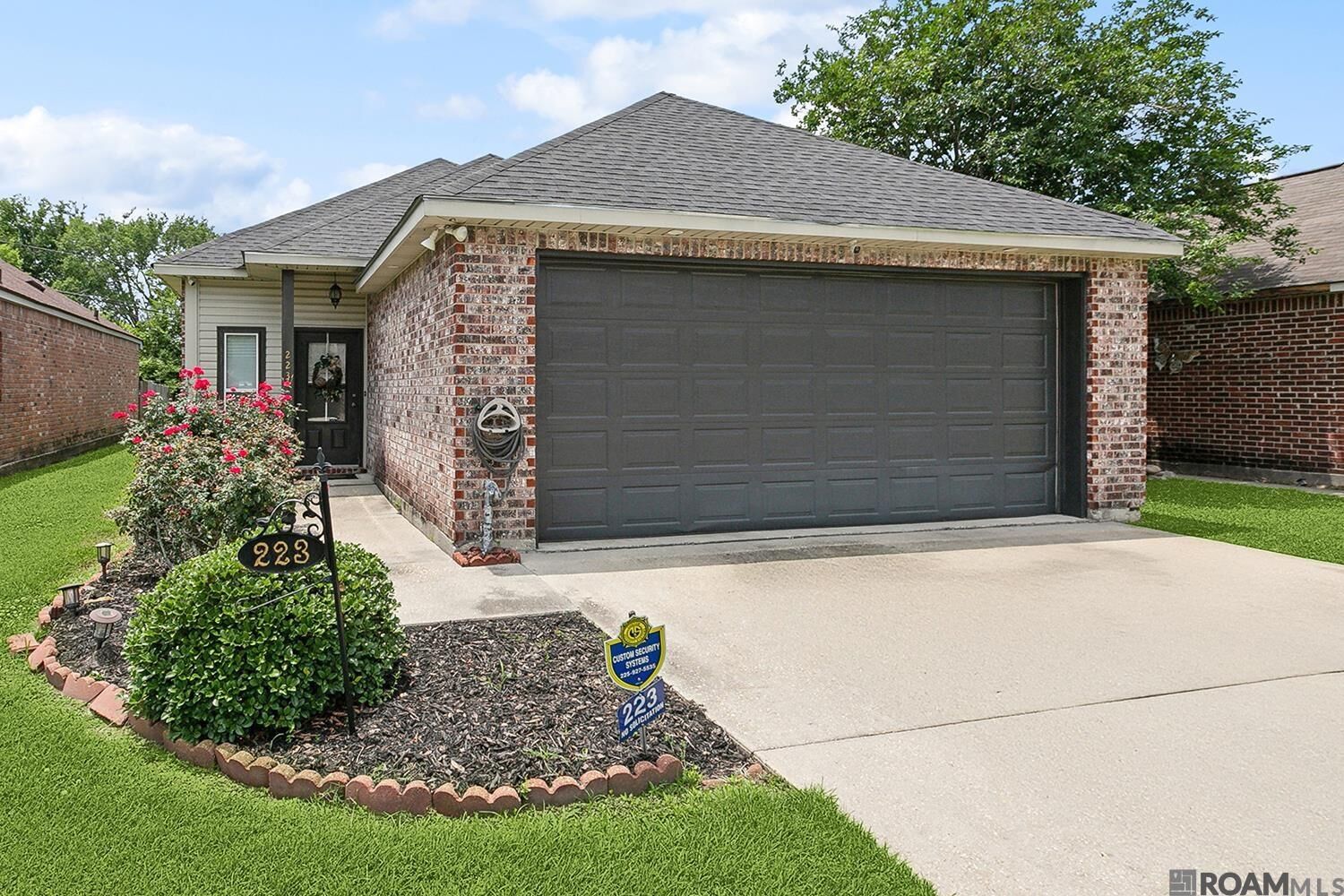 Property Photo:  223 Rushmore Dr  LA 70819 