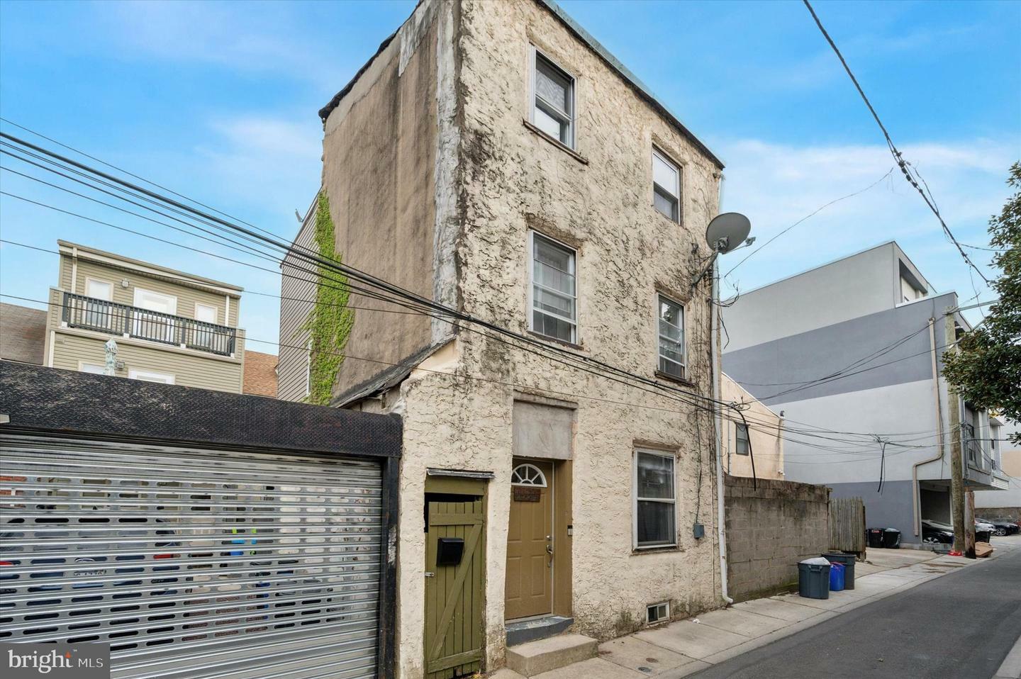 Property Photo:  1130 N 3rd Street  PA 19123 