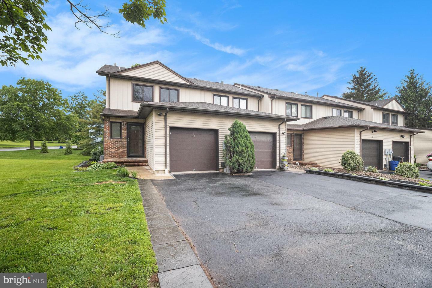 Property Photo: 31 Canterberry Circle NJ 08822