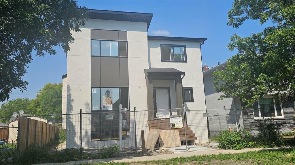 Photo de la propriété:  1273 Manitoba Avenue  MB R2X 0K8 