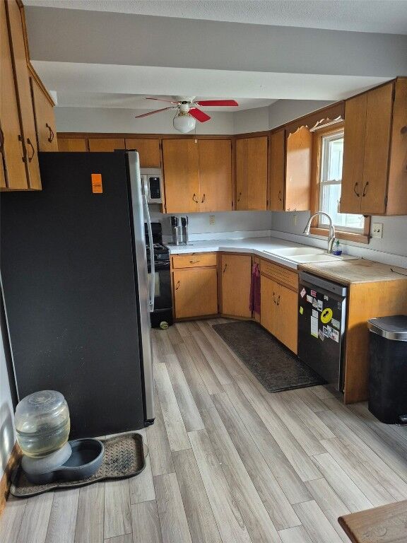Property Photo: 101 26th Avenue Drive SW IA 52404