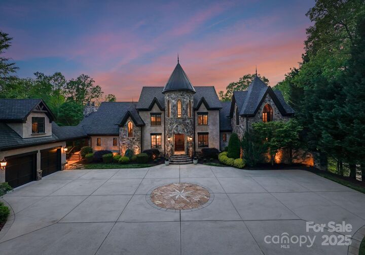 Property Photo: 172 Tennessee Circle NC 28117