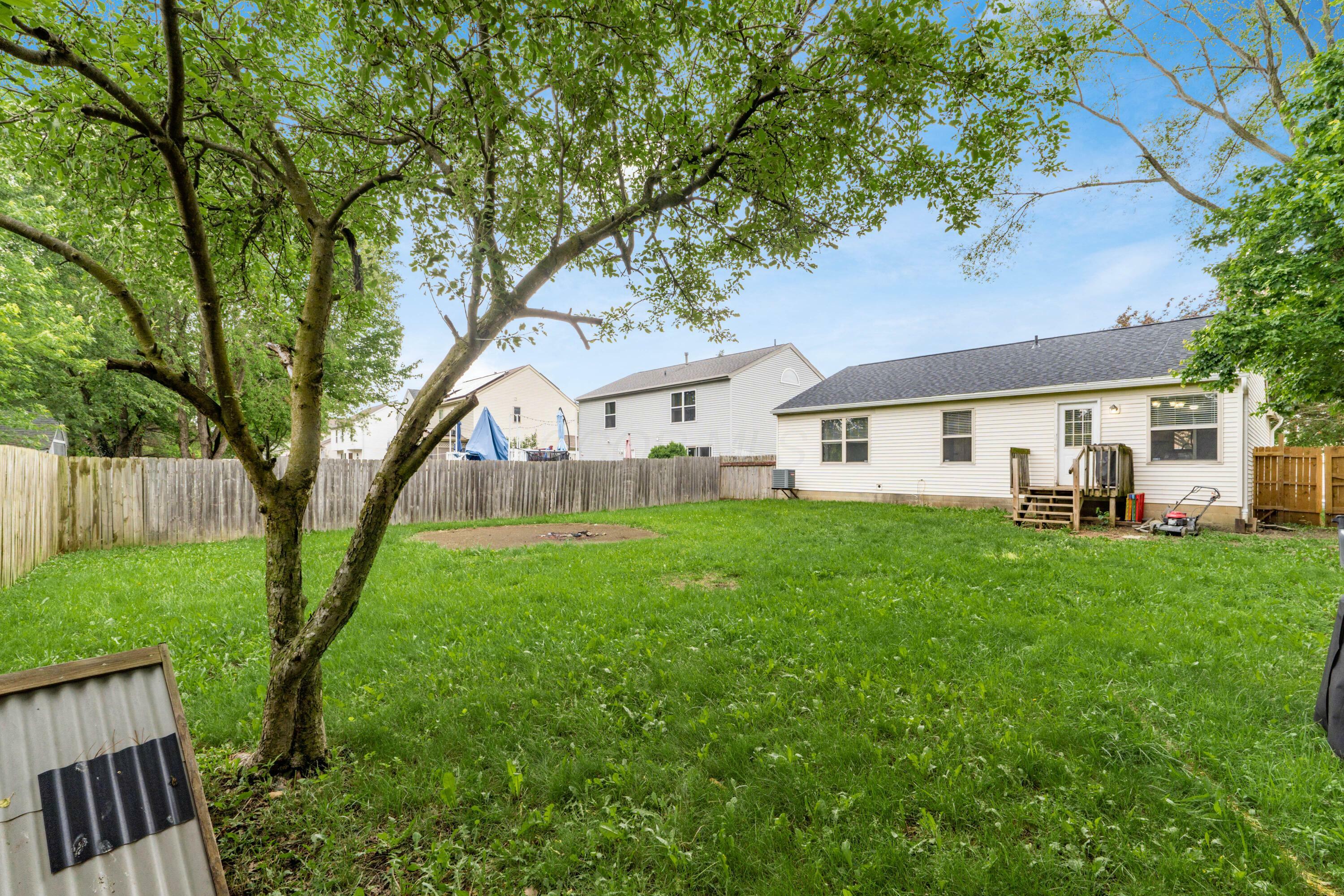 Property Photo: 1409 Hackworth Street OH 43207