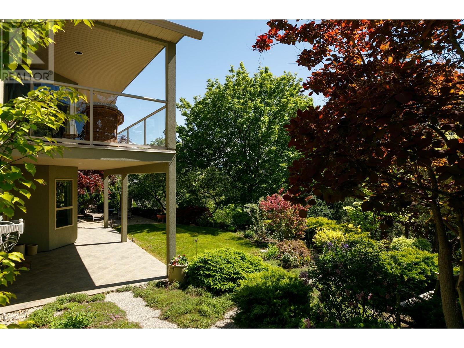 Property Photo: 853 Westview Way BC V1Z 3Z3