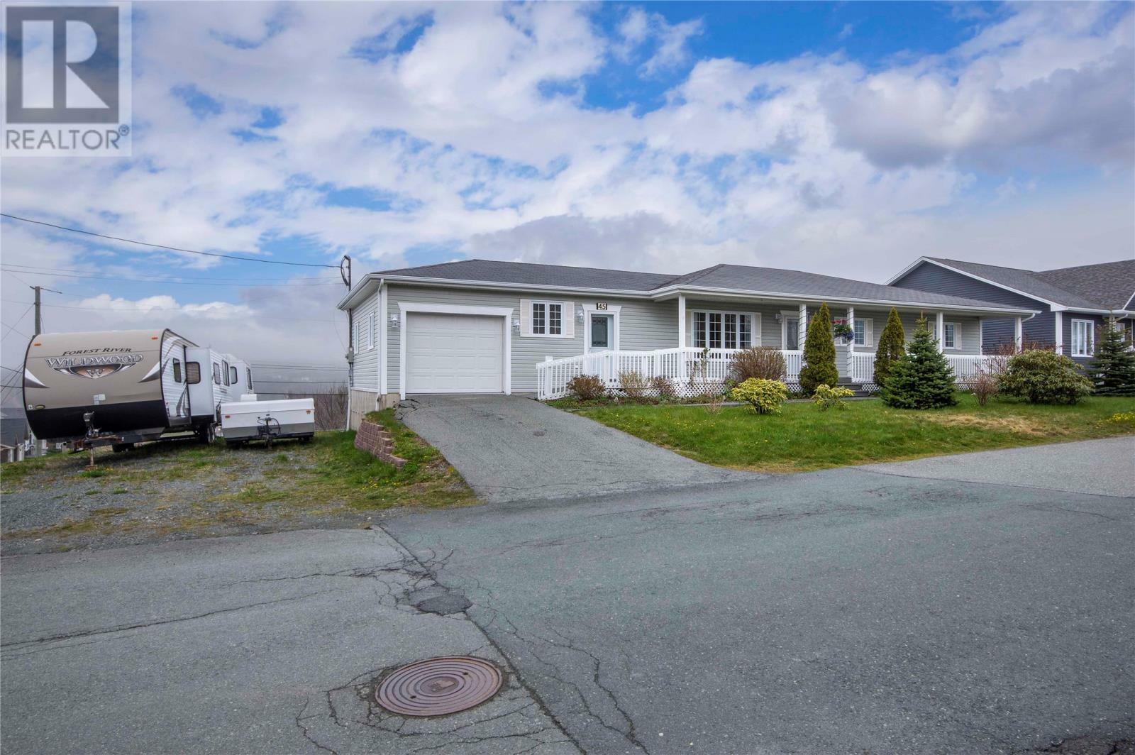 Photo de la propriété: 45 Frank'S Road NL A1X 6H1