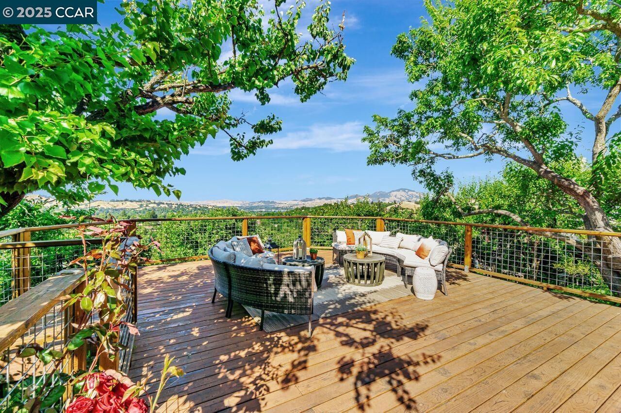 Property Photo: 3338 Carlyle Ter CA 94549
