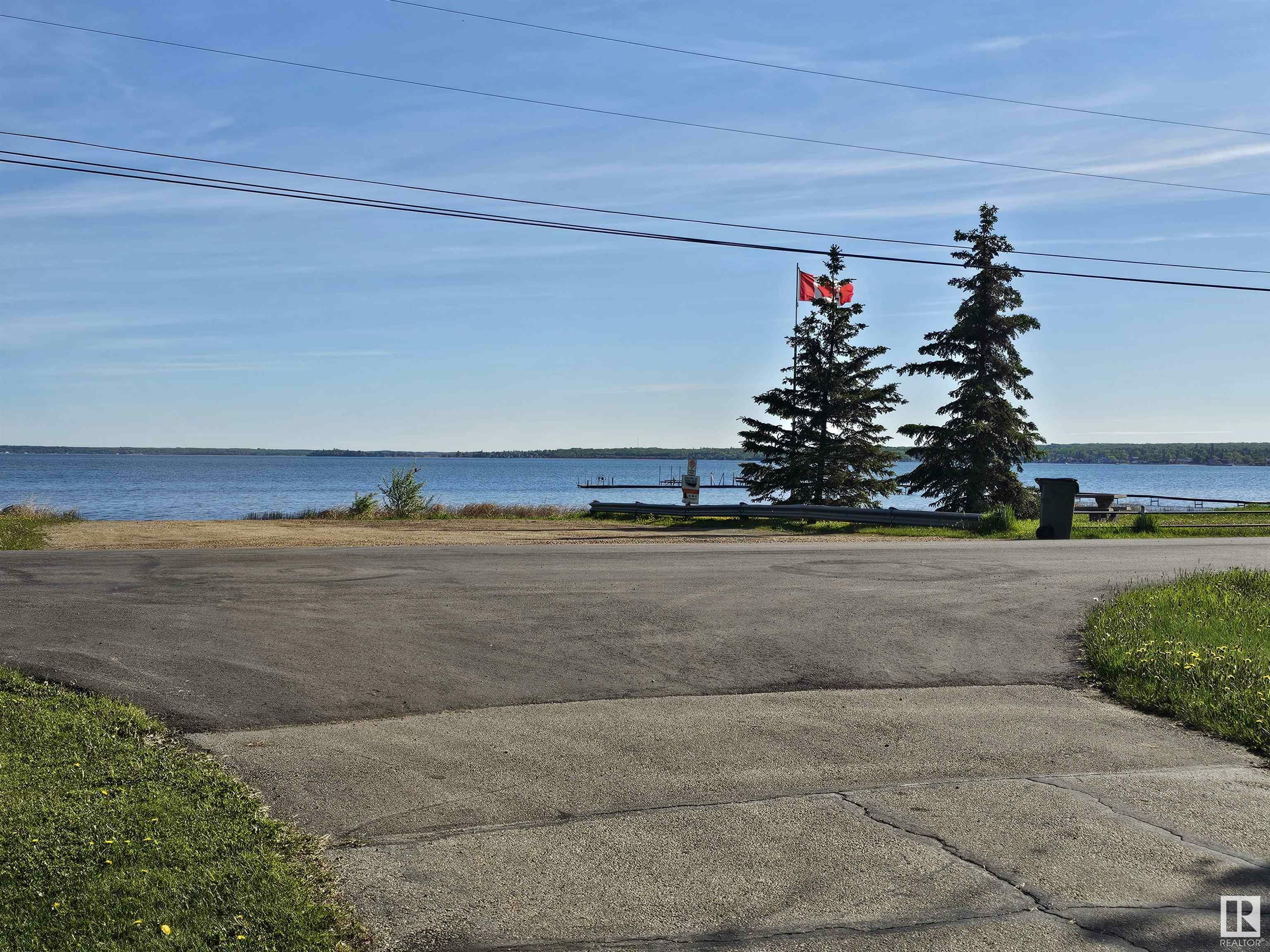 Property Photo:  5024 Lakeview Drive  AB T0E 0A0 