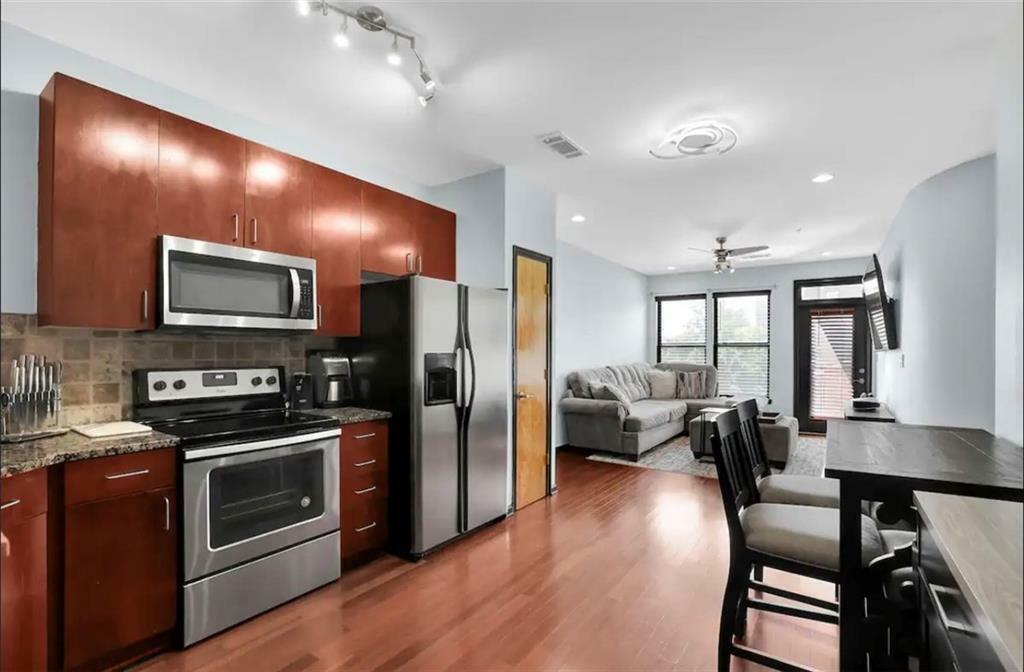Property Photo:  898 Oak Street SW 3204  GA 30310 