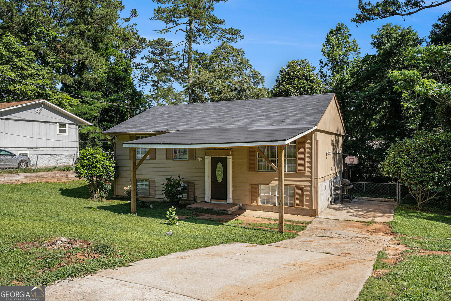 Property Photo: 992 Brian Lane GA 30297