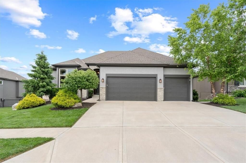 Property Photo:  17005 Bradshaw Street  KS 66221 