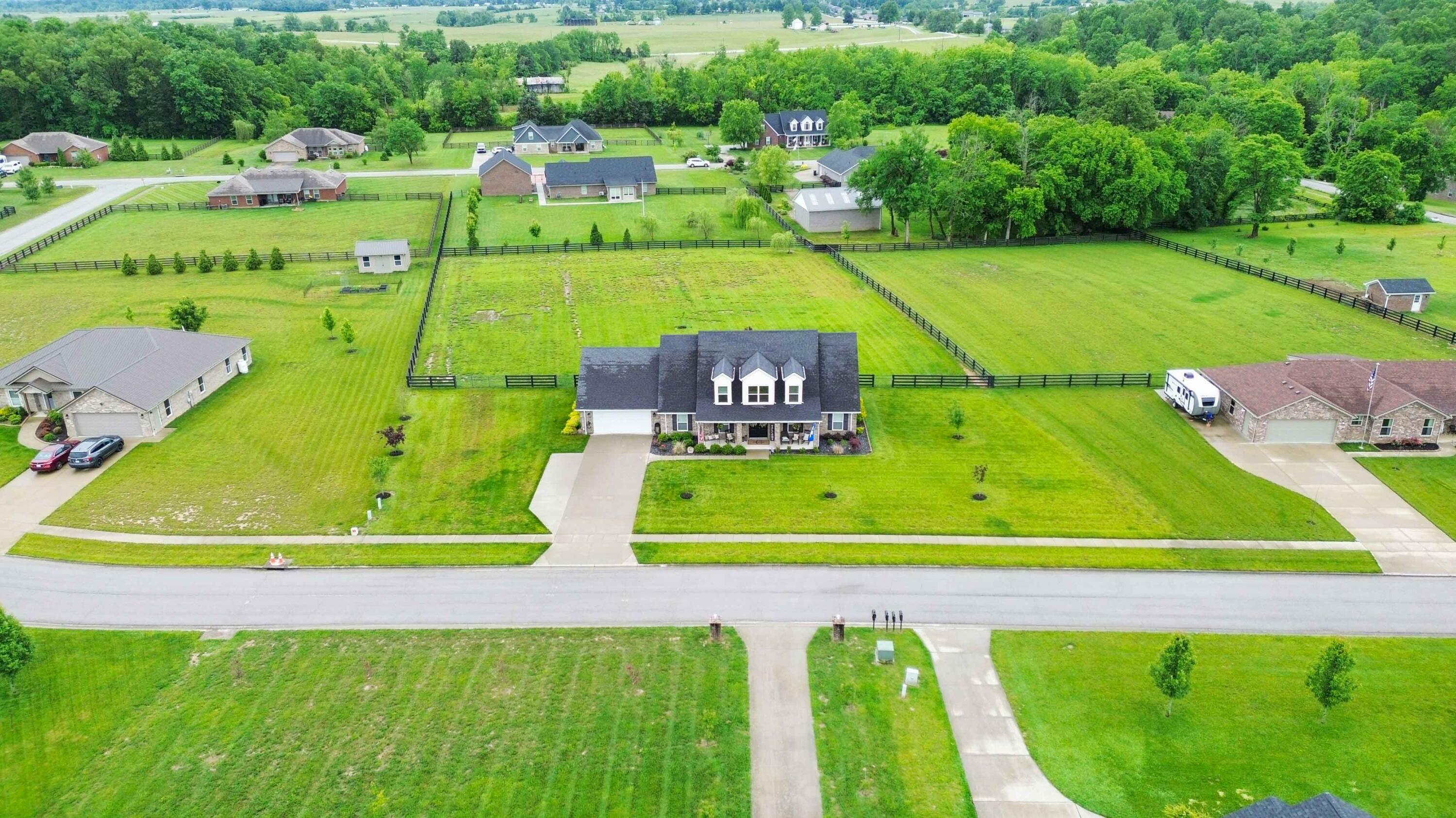 Property Photo: 2002 Emerald Way KY 40475