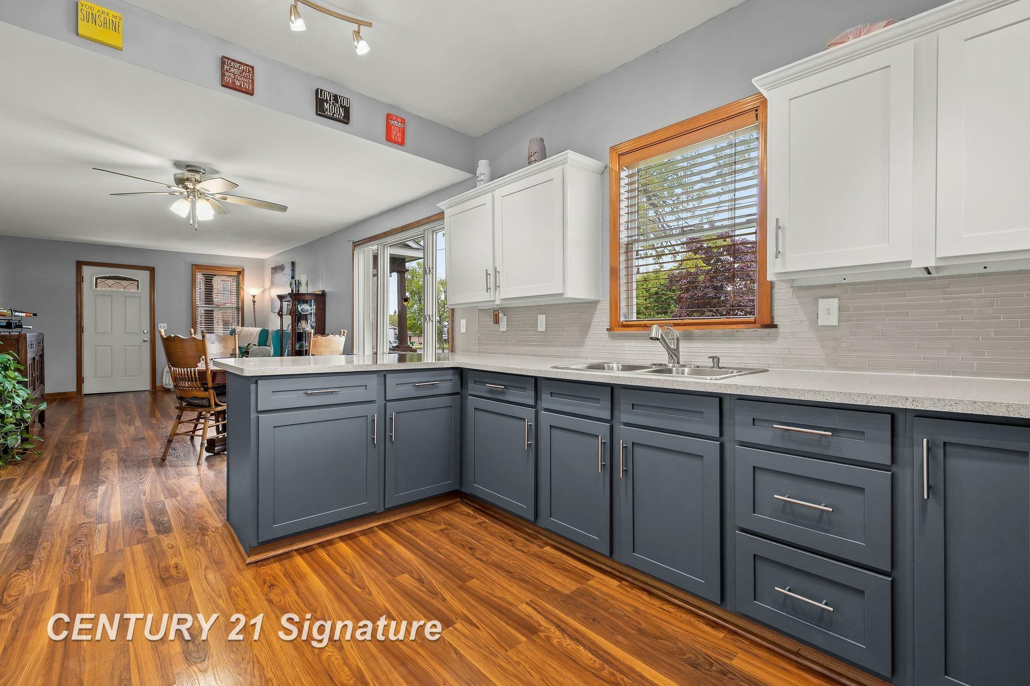 Property Photo: 415 E Washington Street MI 48623