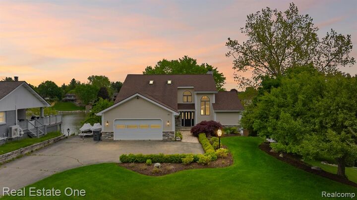 3882 Lake Lapeer Drive  Metamora MI 48455 9613 photo