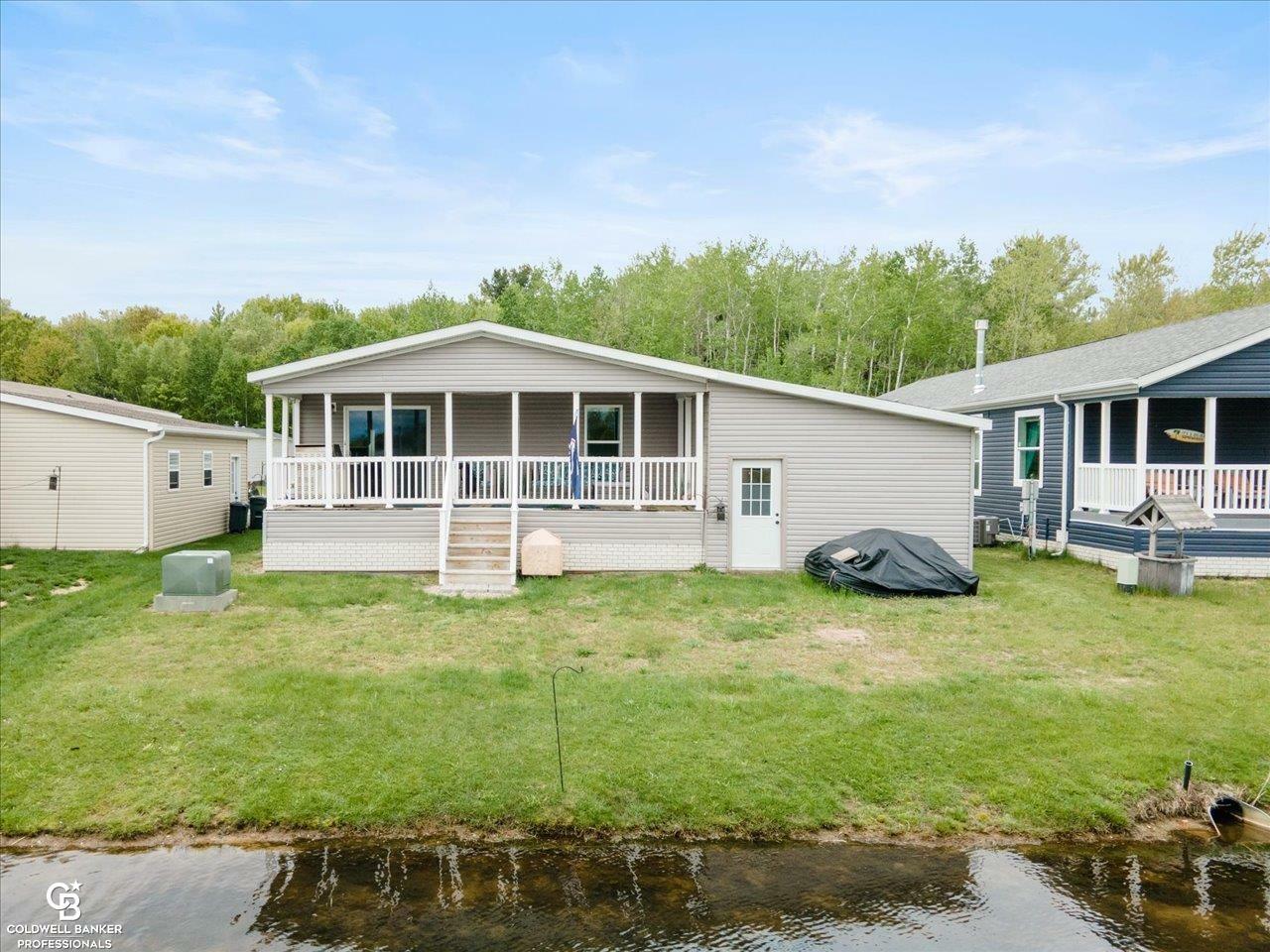 Property Photo: 6280 Square Lake Drive MI 48074