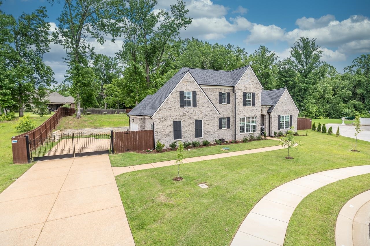 Property Photo: 128 Loch Haven Cv S TN 38004