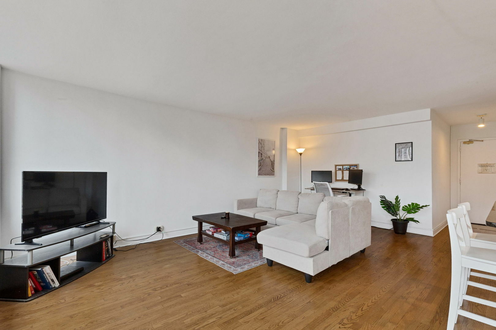 Property Photo: 1355 N Sandburg Terrace 1206D IL 60610