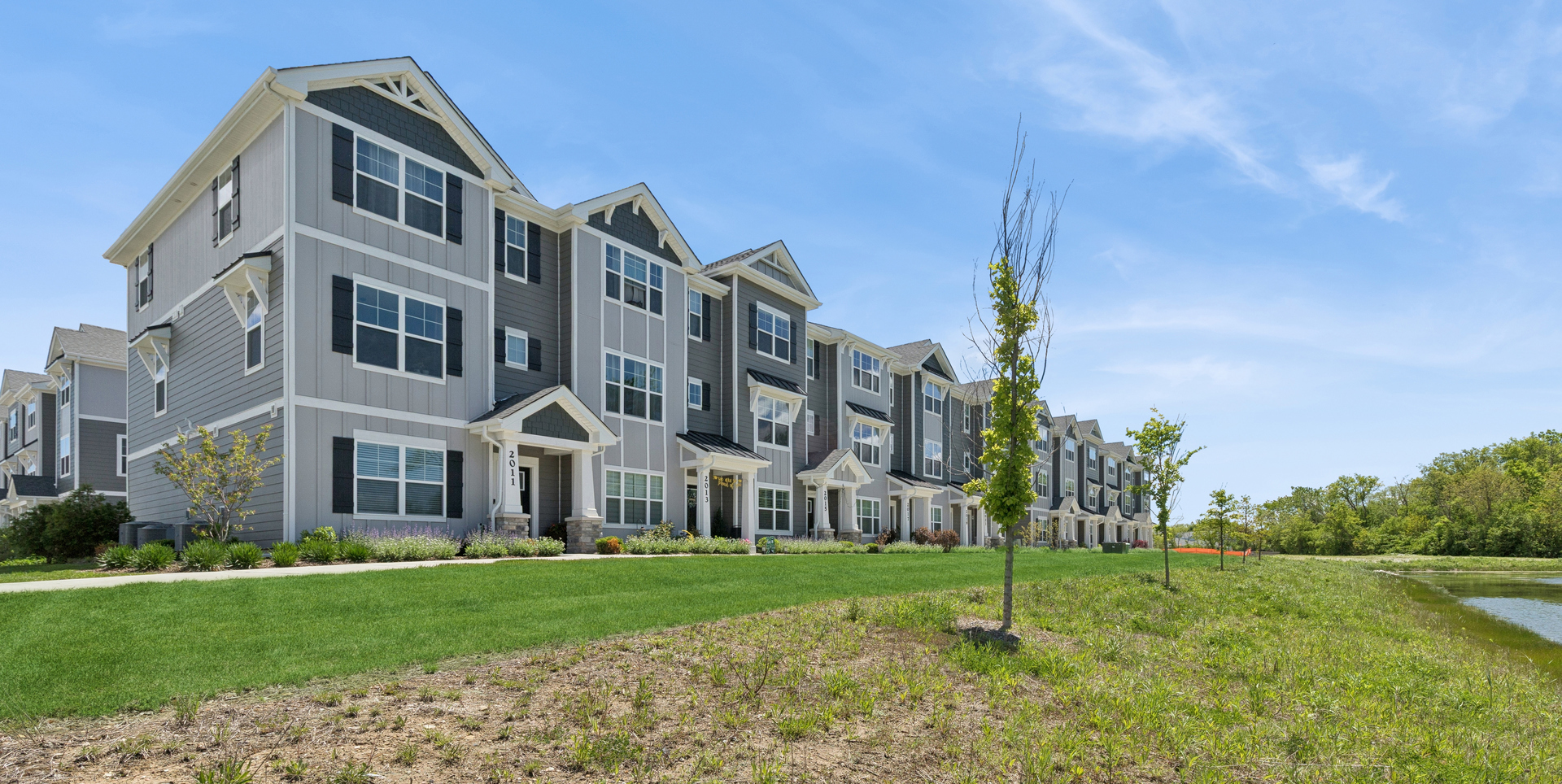 Property Photo: 2011 Sequoia Avenue IL 60060