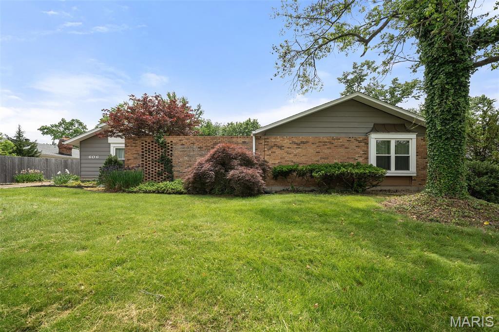 Property Photo: 606 Rue Montand Drive MO 63011