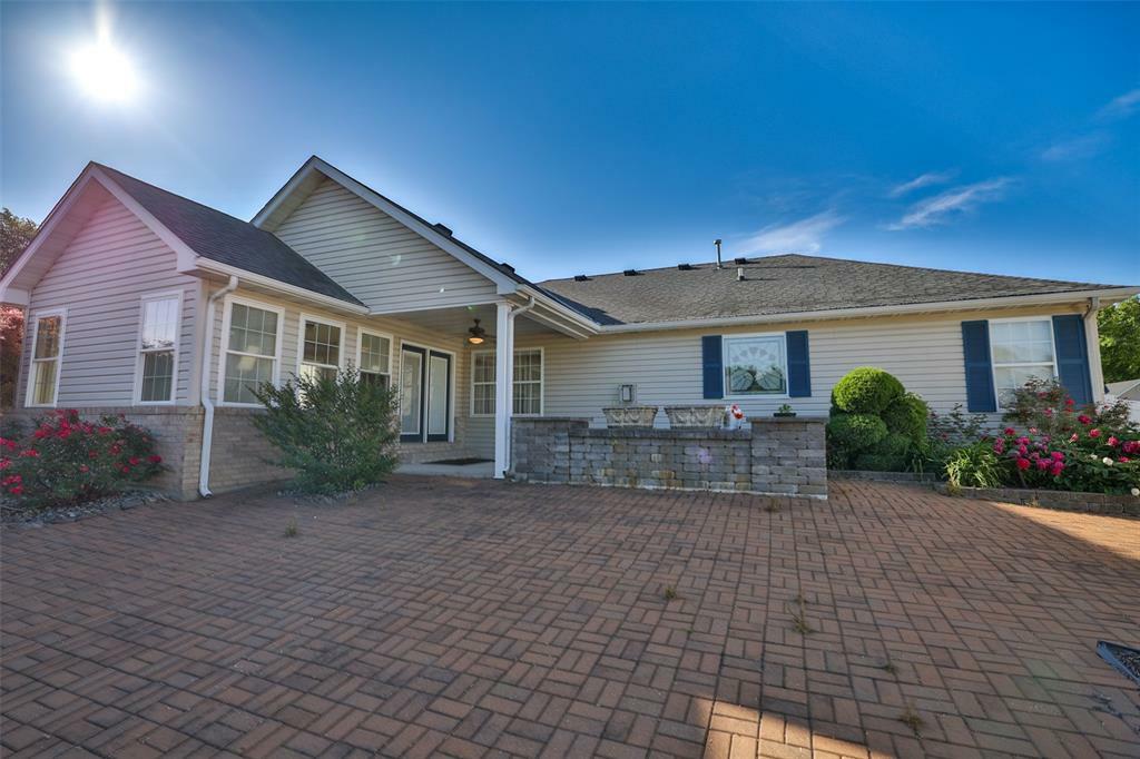 Property Photo:  13 Annebriar Drive  IL 62062 