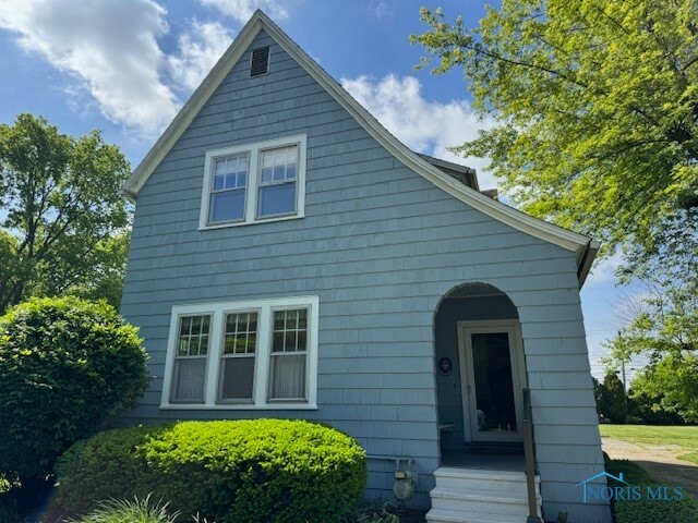 Property Photo: 743 E Lincoln Street OH 45840