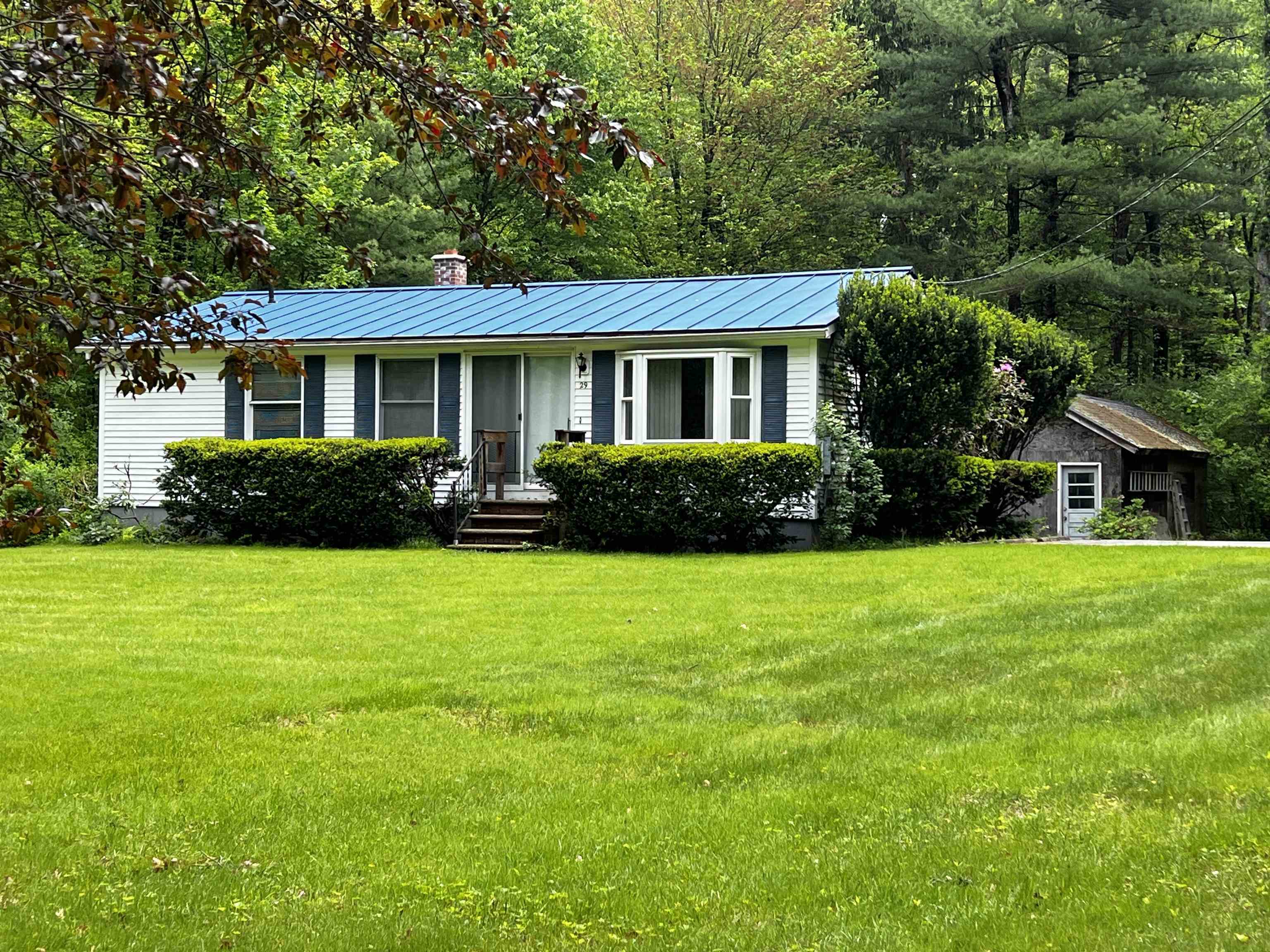 Property Photo:  29 Oak Hill Road  NH 03451 