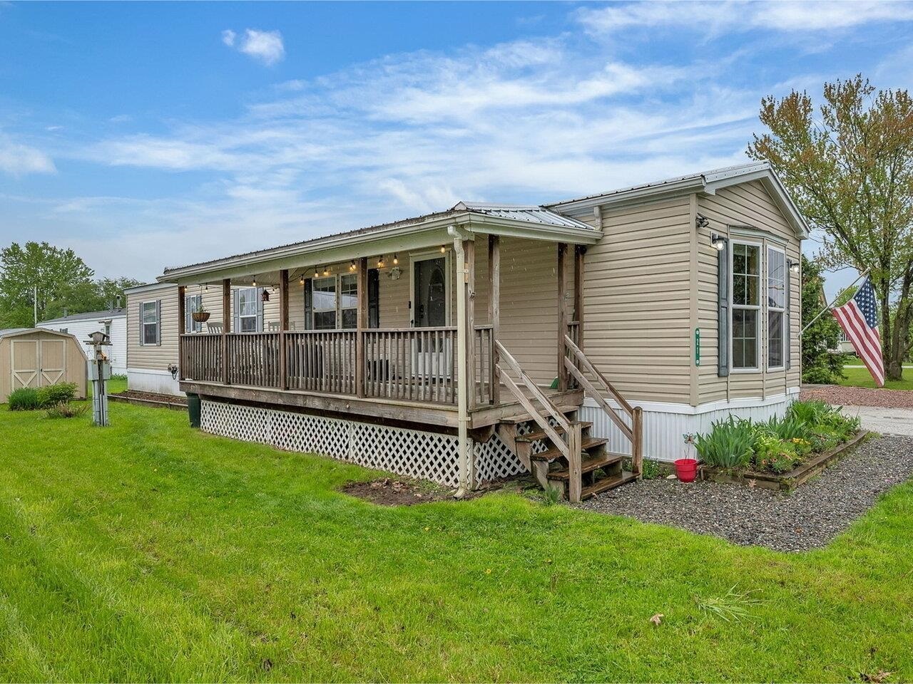 Property Photo: 21 Middle Road VT 05488