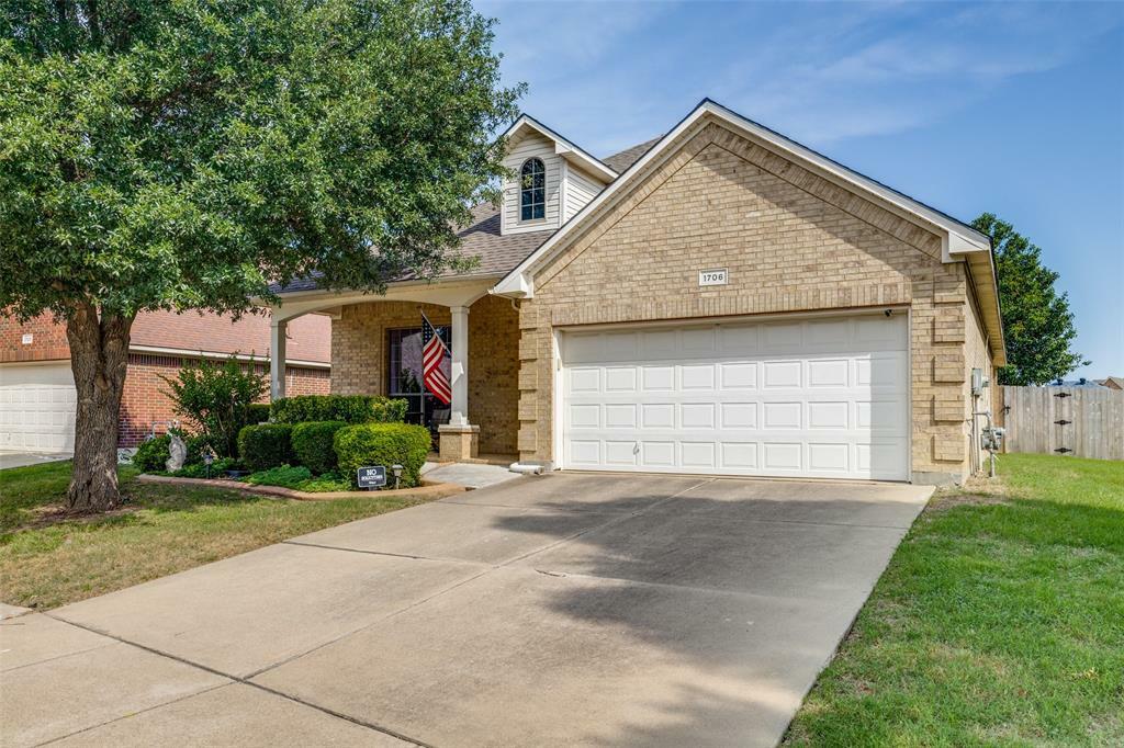 Property Photo:  1706 Deer Crossing Drive  TX 76002 