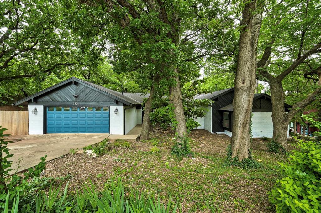 Property Photo: 2804 Lost Rock Trail OK 73012