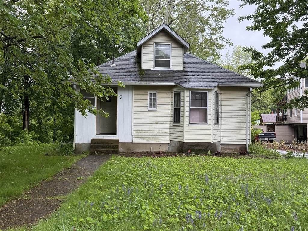 Property Photo: 7 Pleasantview Rd MA 01760