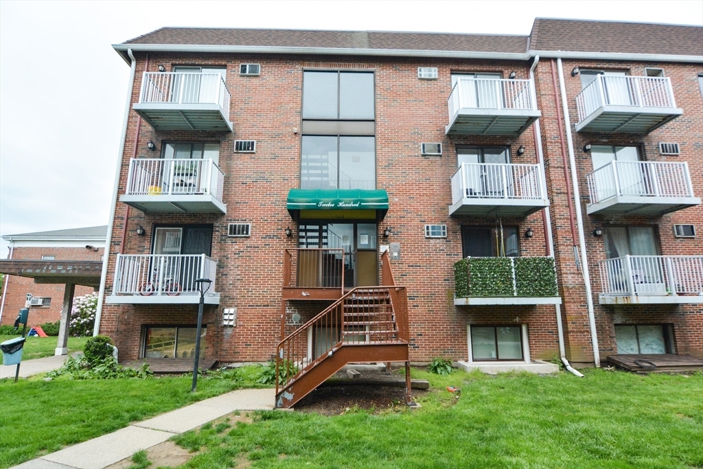 Property Photo: 1186 Worcester Road 1221 MA 01702
